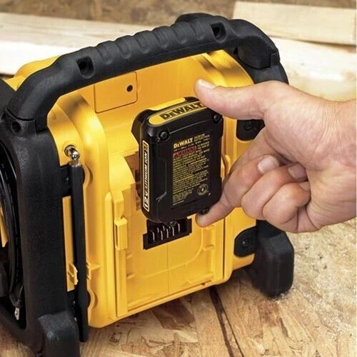 DeWalt DCR020 10.8-18V Li-Ion Accu Bouwradio - DAB+ - Werkt Op Netstroom & Accu - DCR020-QW 2 DeWalt DCR020 10.8-18V Li-Ion Accu Bouwradio - DAB+ - Werkt Op Netstroom & Accu - DCR020-QW - Afbeelding 2