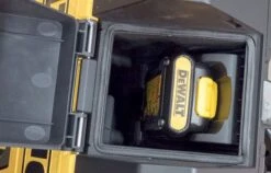 DeWalt DWST1-75659 10.8-18V Li-Ion Accu Bouwradio Met Oplaadfunctie - DAB+ - Bluetooth - Werkt Op Netstroom & Accu - DWST1-75659-QW 9 DeWalt DWST1-75659 10.8-18V Li-Ion Accu Bouwradio Met Oplaadfunctie - DAB+ - Bluetooth - Werkt Op Netstroom & Accu - DWST1-75659-QW -Dewalt Verkoopwinkel 617402719791d534e66b1911c746d93e