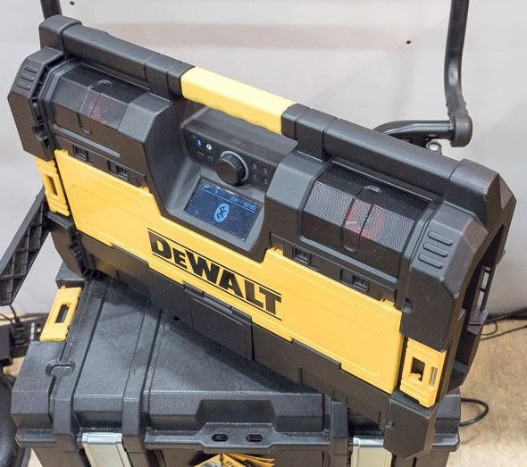 DeWalt DWST1-75659 10.8-18V Li-Ion Accu Bouwradio Met Oplaadfunctie - DAB+ - Bluetooth - Werkt Op Netstroom & Accu - DWST1-75659-QW 3 DeWalt DWST1-75659 10.8-18V Li-Ion Accu Bouwradio Met Oplaadfunctie - DAB+ - Bluetooth - Werkt Op Netstroom & Accu - DWST1-75659-QW - Afbeelding 3